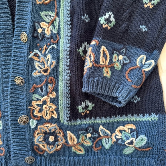 Embroidered natural fiber Floral Knit grandma sweater Cardigan - Picture 2 of 7